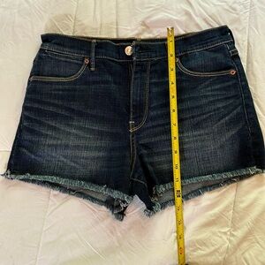 Abercrombie Fitch denim jean shorts. Women’s size 27/2. Pockets. Fringe at edge